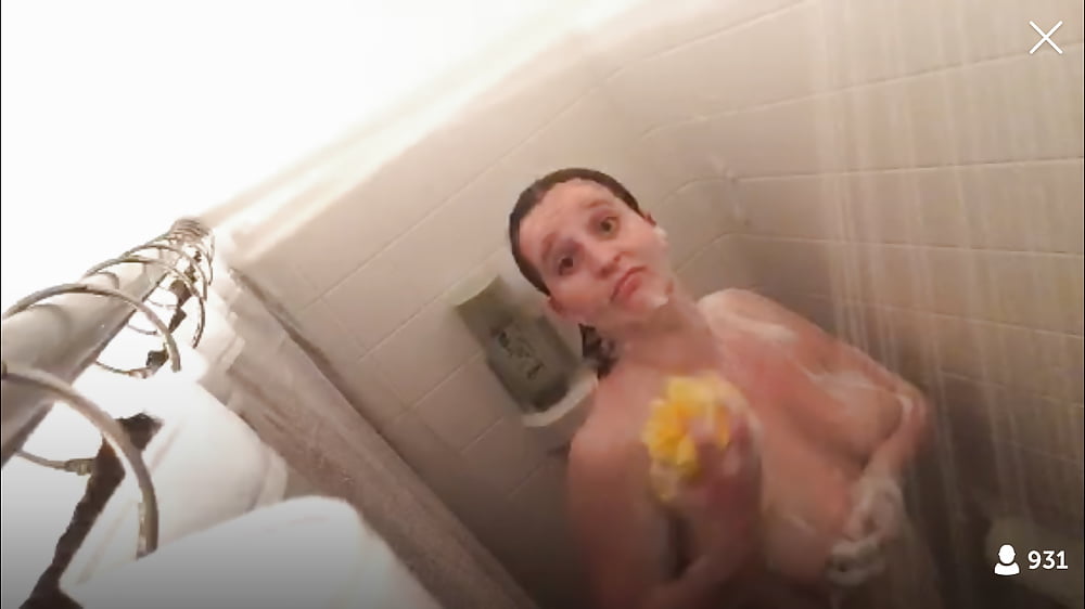 Porn Pics Periscope Girls - April 10