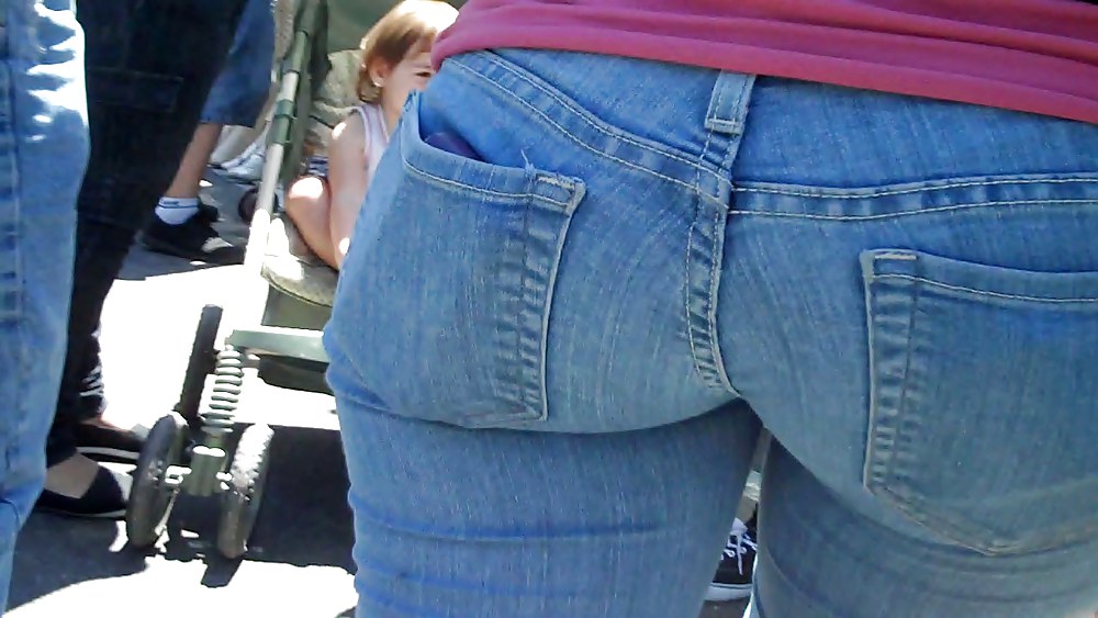 Porn Pics Real nice so fine sweet ass & bubble butt in jeans