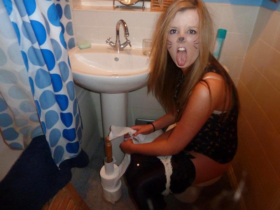 Porn Pics Facebook teens on toilet
