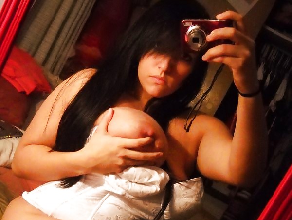 Porn Pics courtney - busty emo chick