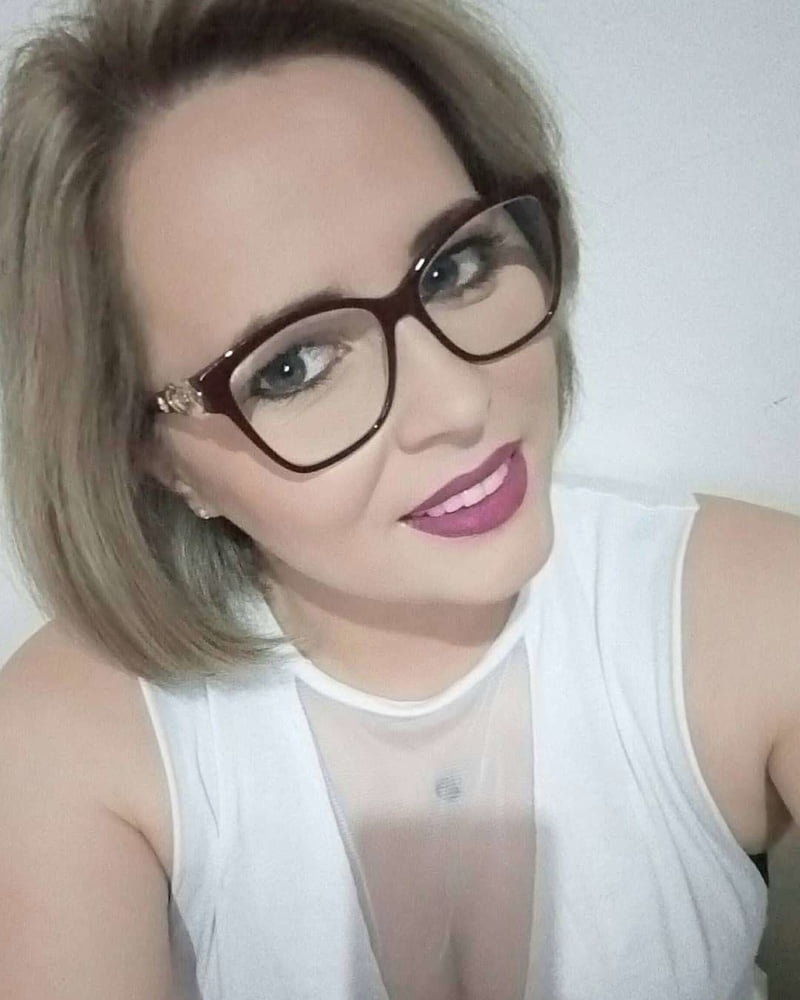 Glasses milf (amazing for comments:) - 10 Photos 