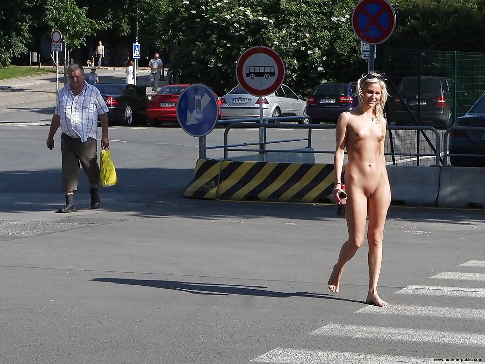 Porn Pics Nude in Public Part 4