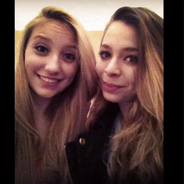 Porn Pics Alienor & Her Friends