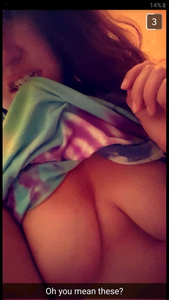 Bitch with some saggy tits I use to fuck - 12 Photos 