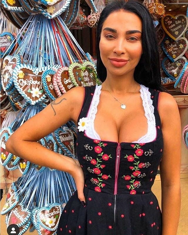 Dirndl Beauties - 91 Photos 