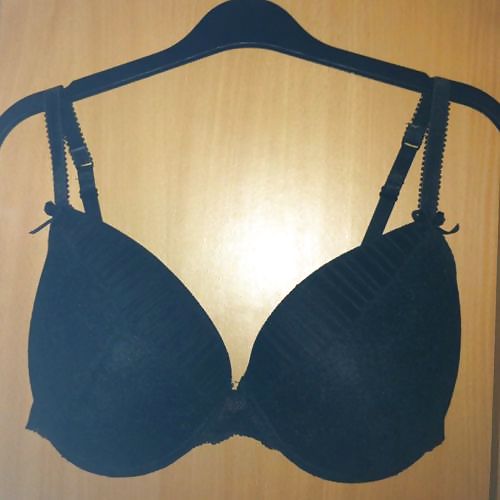 Porn Pics Woman their sell bras on the net 4