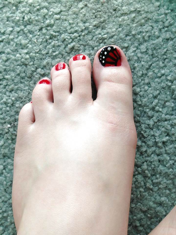 Porn Pics My friends beautiful feet