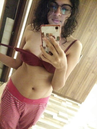 indian cute teen saloni nude         