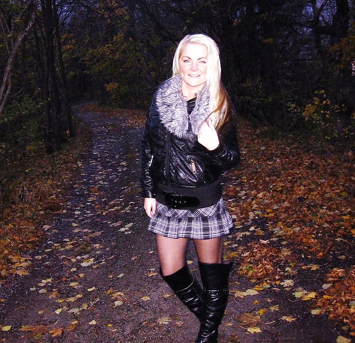 Porn Pics Girls in Leather and Boots part 8