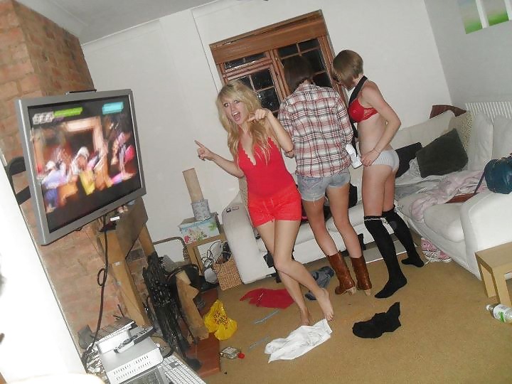 Porn Pics Slut Teens Partying