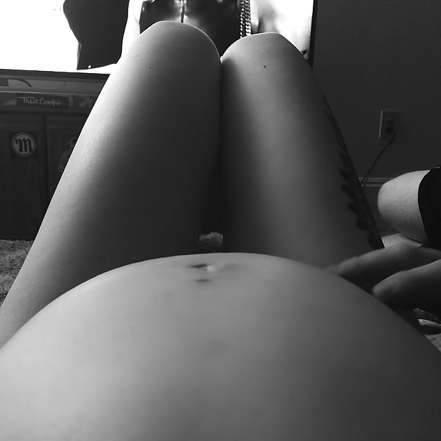 Porn Pics gohtic teen Michelle pregnant with twins