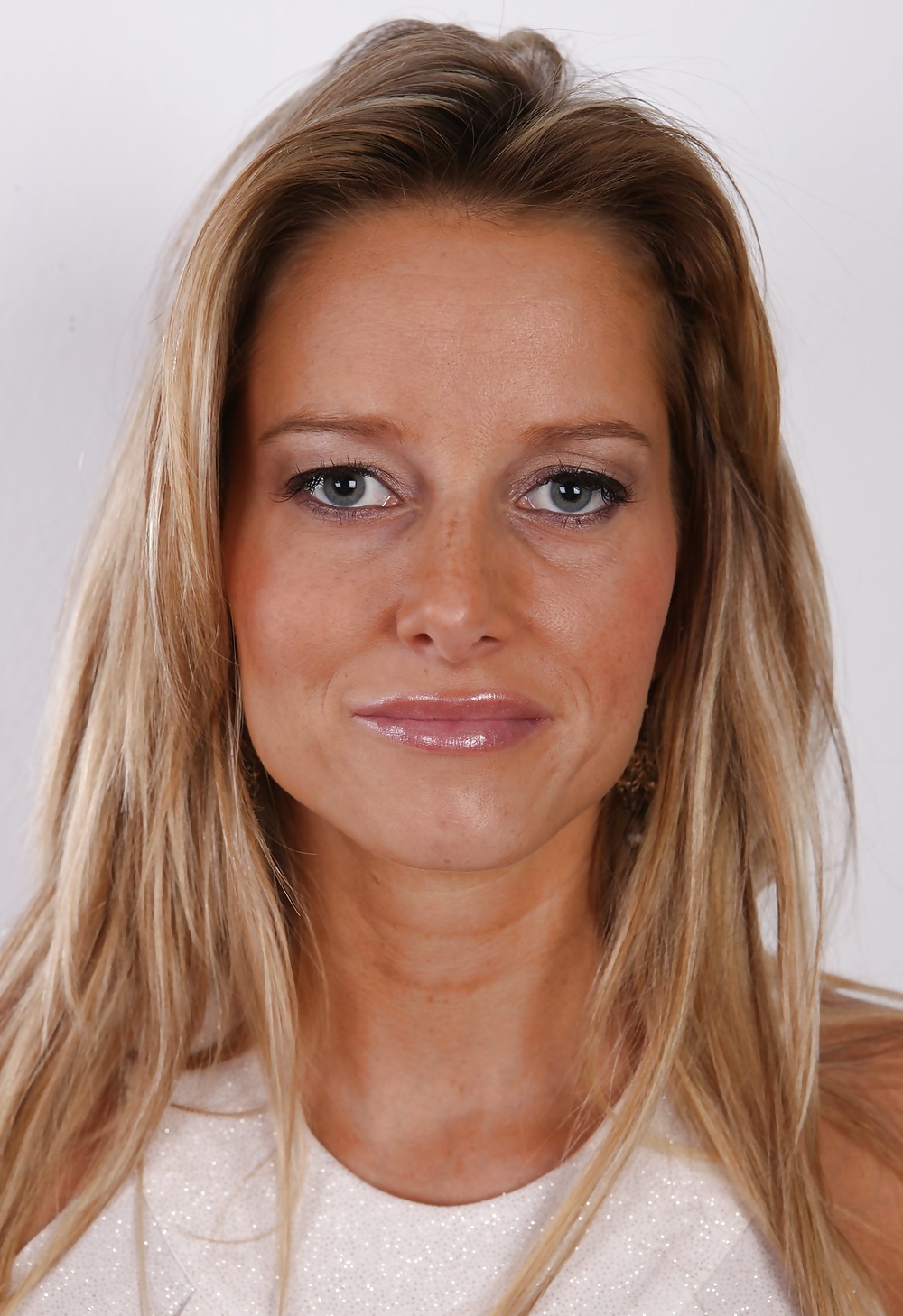 Porn Pics Jizz your load on these sluts 7