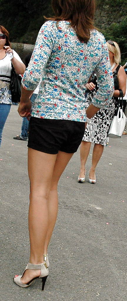 Porn Pics Mini Skirt Babes in Public