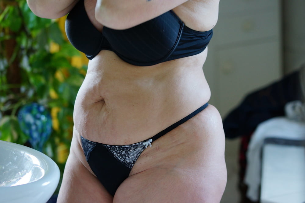 Porn Pics Curvy mature woman in micro bikini