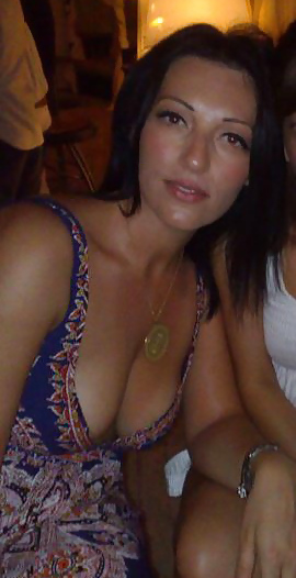 Porn Pics Nice cleavage pics for friends