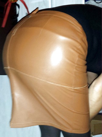 My Moms tight leather  ASS    Please leave a comment