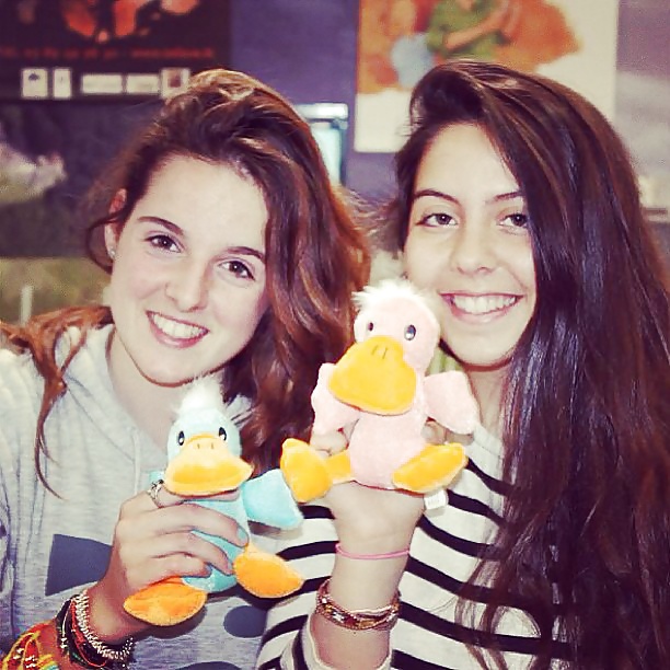 Porn Pics Brune & Her Friends