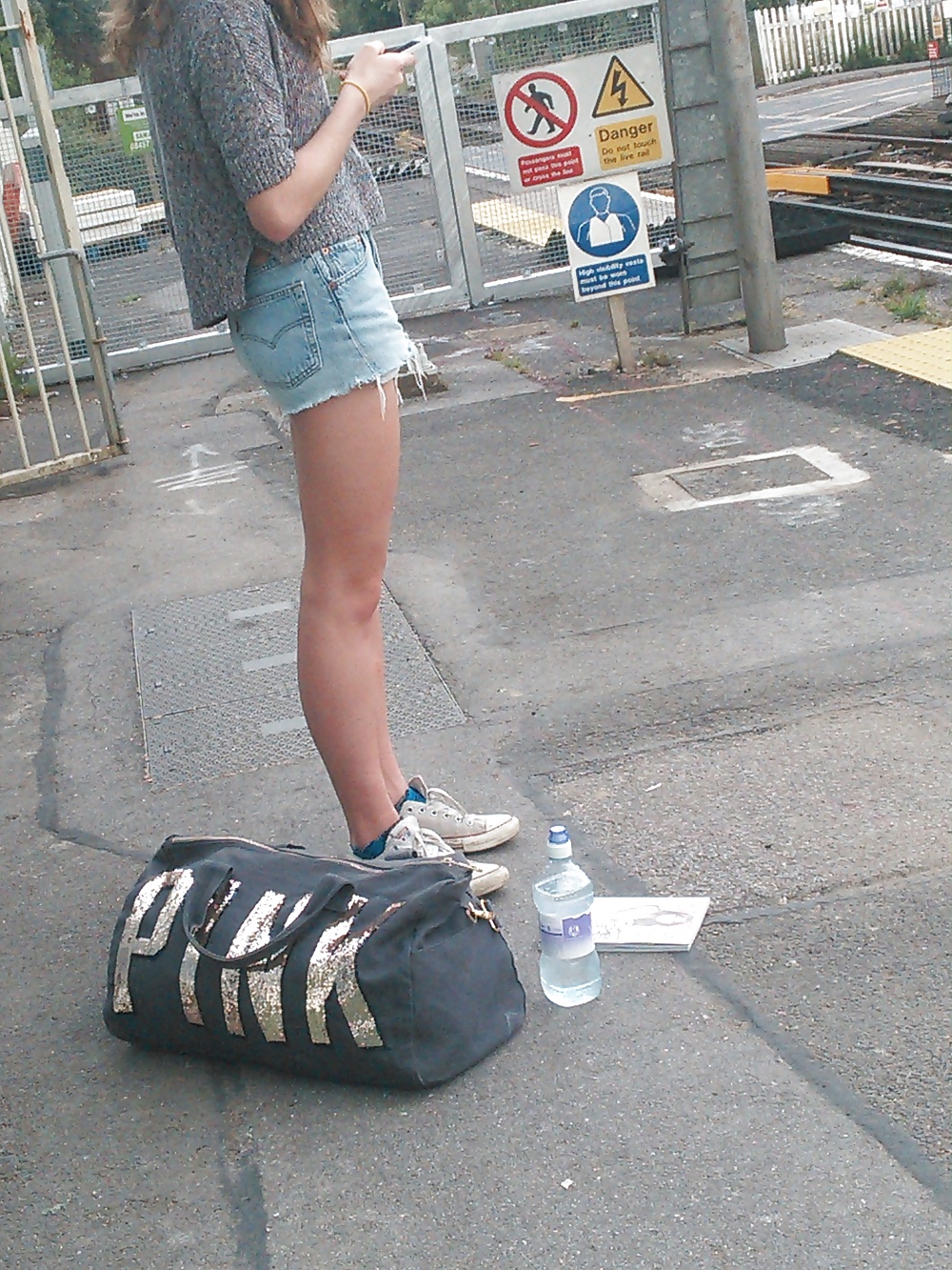 Porn Pics Londonperv's Candids 2014 - June vol 10 (Train Perving)