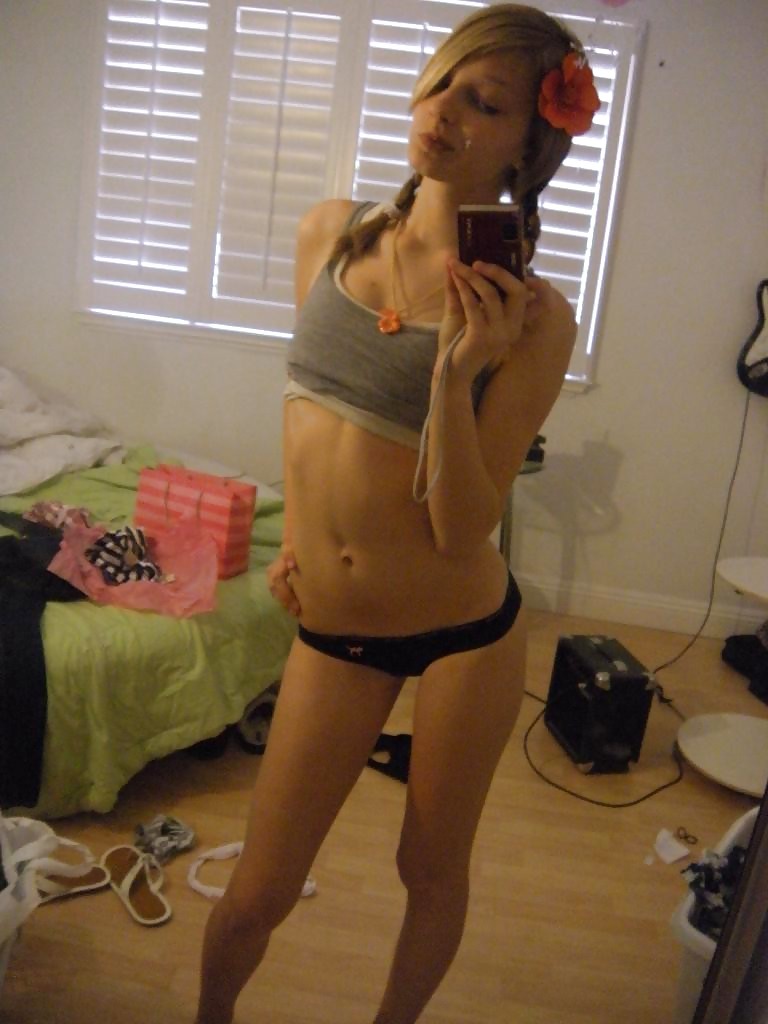 Porn Pics Teen Selfshot 2