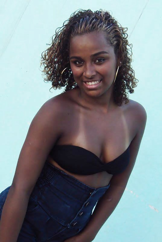 Porn Pics Black and ebony beauties (slum Rio de Janeiro) 1