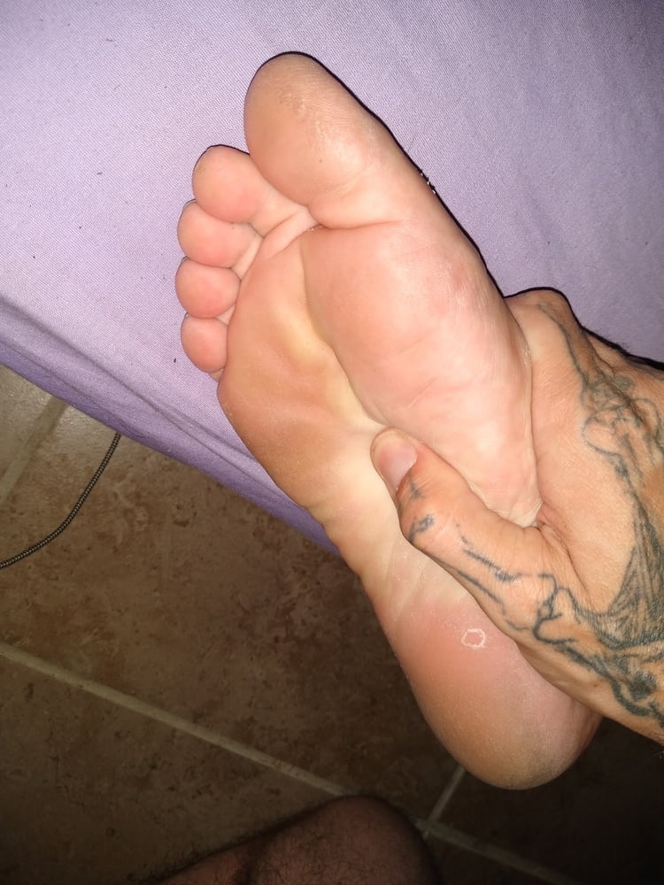 Krystas footjob - 42 Photos 