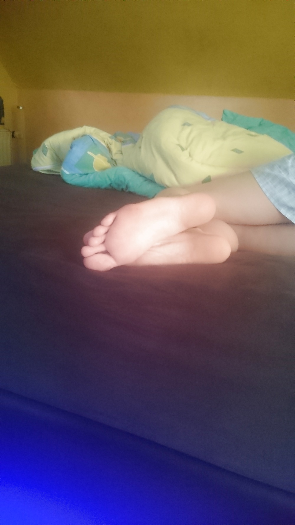 Porn Pics GF Soles and Feet