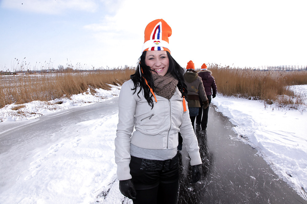 Porn Pics Julia,Elisa,Britt & Gylve on the Dutch Ice.