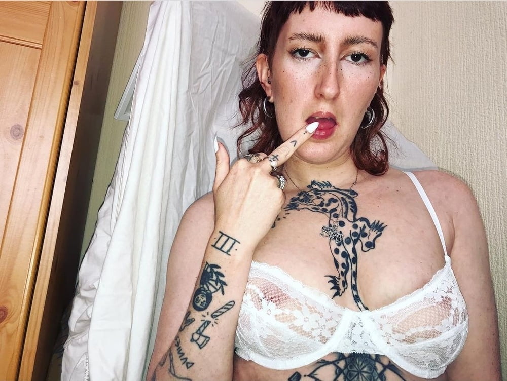 Ugly British feminist slut cunt exposed - 11 Photos 
