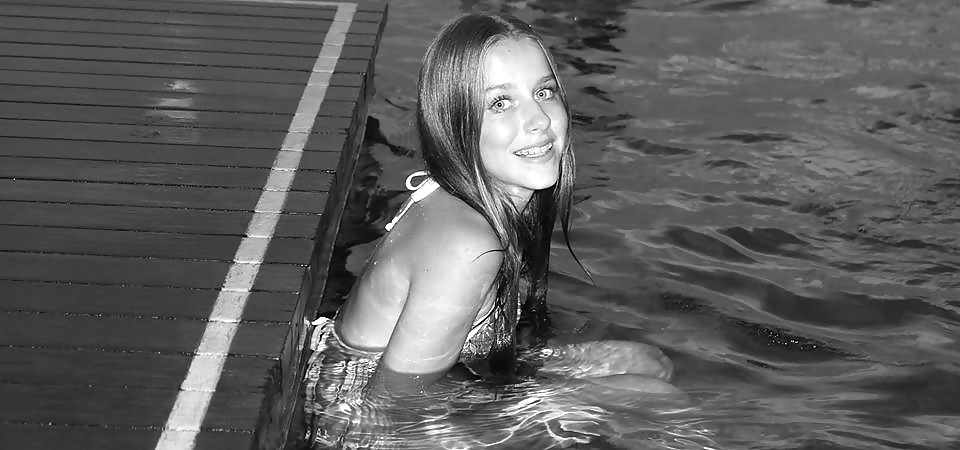 Porn Pics Emma & Her Friends