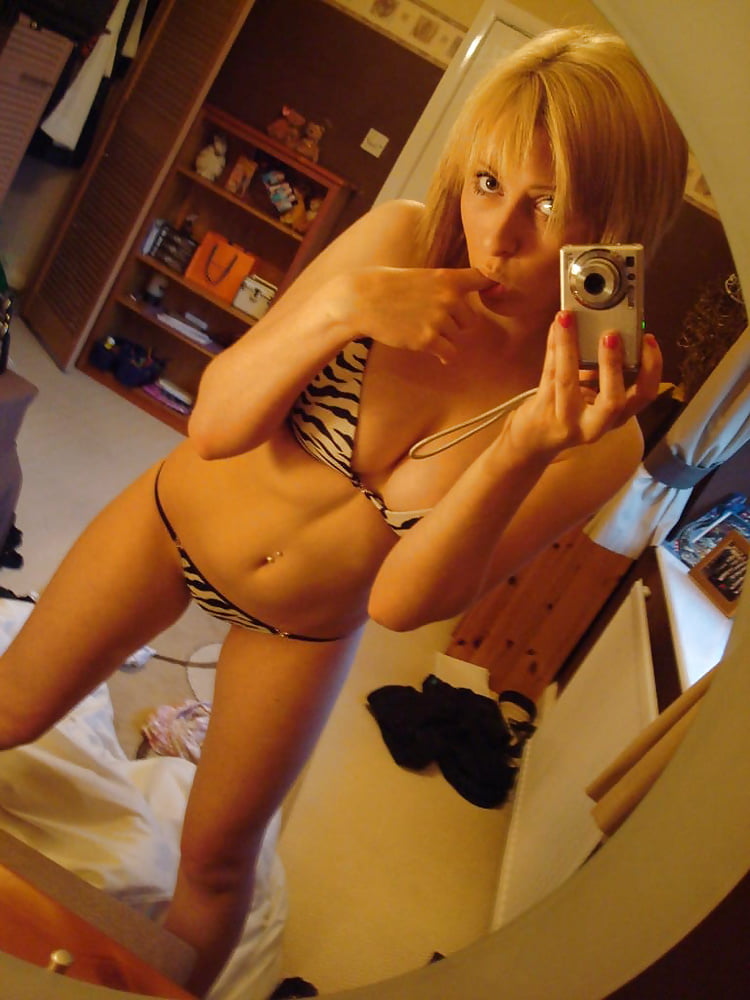 Porn Pics Hot Young Bitch Selfies