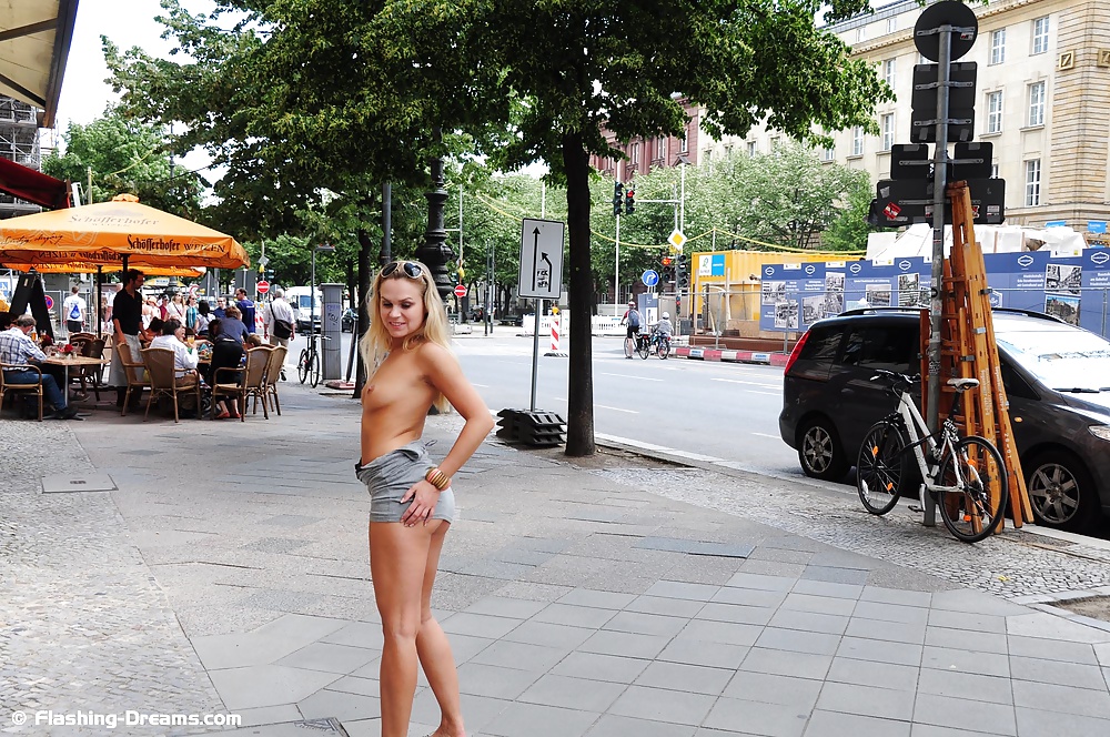 Porn Pics Public Nude In Berlin 4