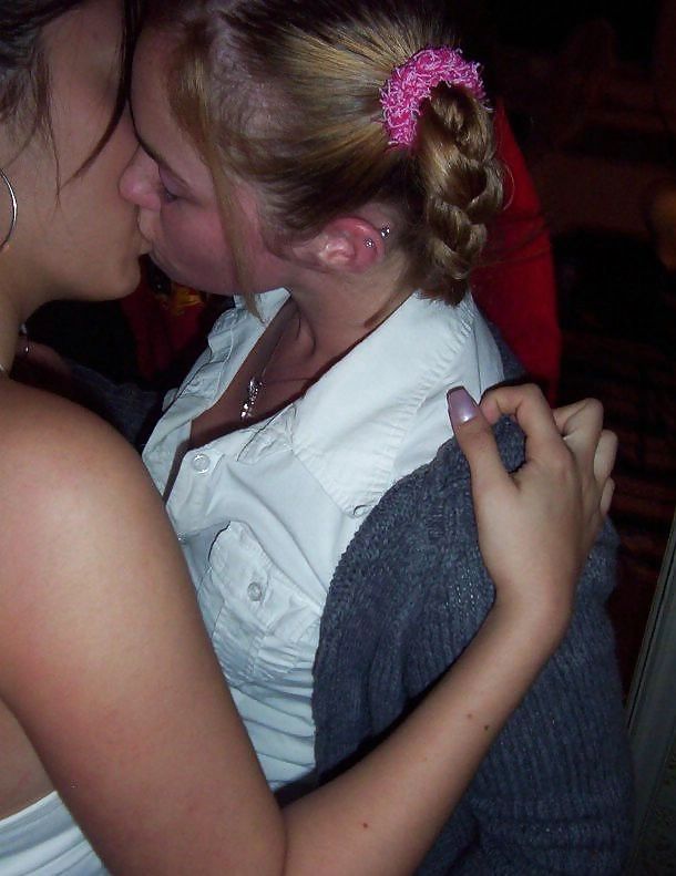 Porn Pics Girls Kissing Girls