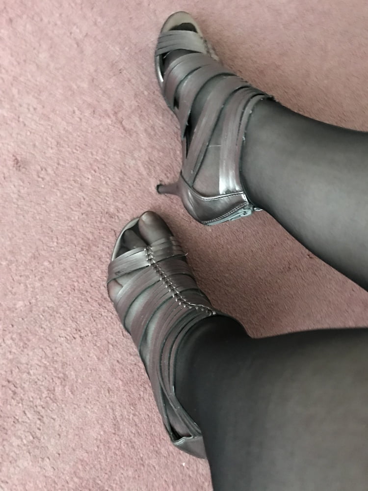 Hot BBW Wife Sexy Feet And Heels