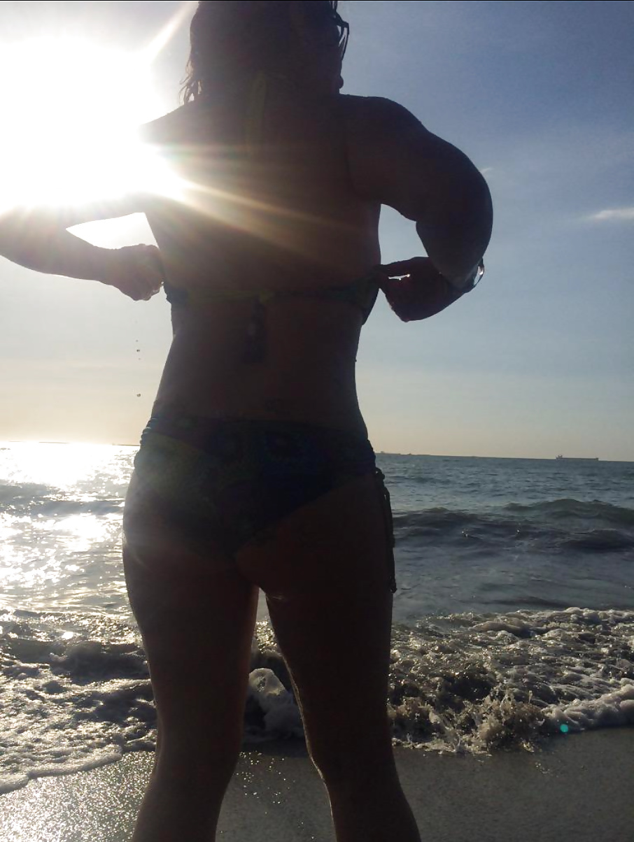 Porn Pics EN LA PLAYA TRAJE