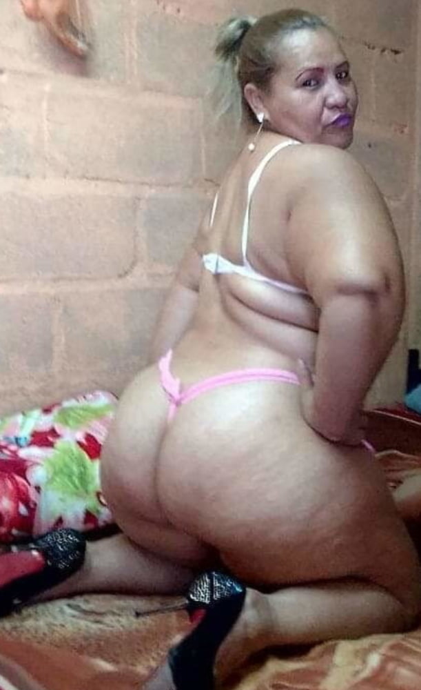 Old Mexican granny wearingG string- 24 Photos 