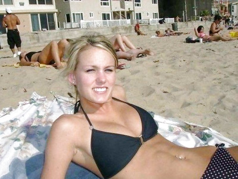 Porn Pics Amateur Teens on the Beach 7