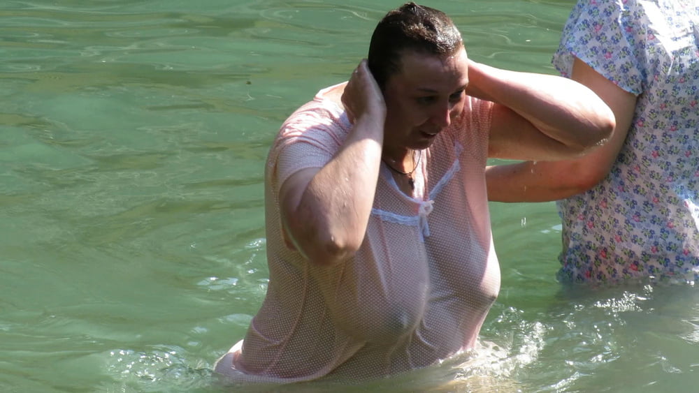 Mature Russian Women Bathe In Cold Water 30 Pics Xhamster