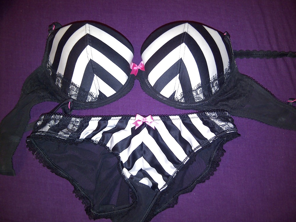 Porn Pics Nice & sexy satin bra & pant set