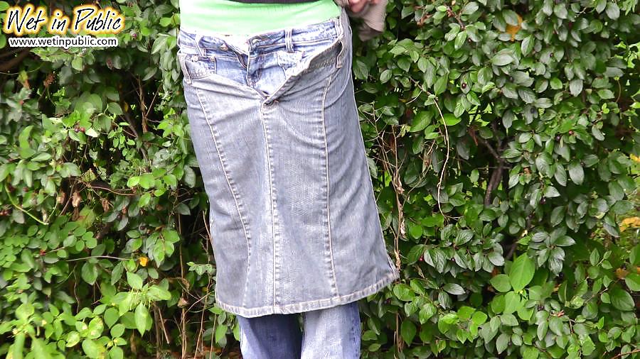 Porn Pics weting in the public