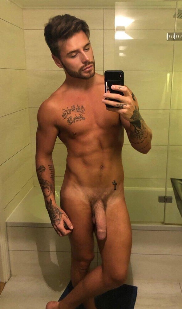 hot guy nude selfie.