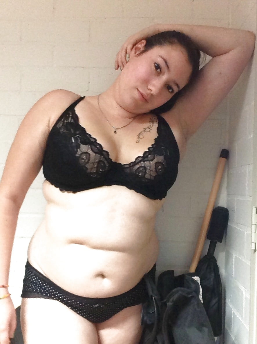 Porn Pics Thick College Med Student gets naked pt.1