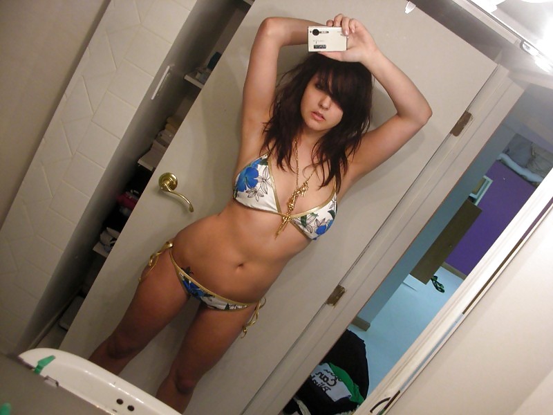 Porn Pics if she's here, it's fake 15