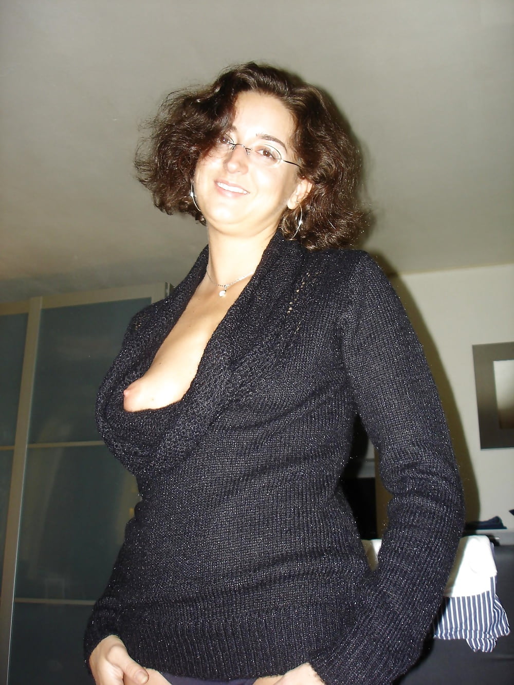 Porn Pics Brunette babe - Vivienne