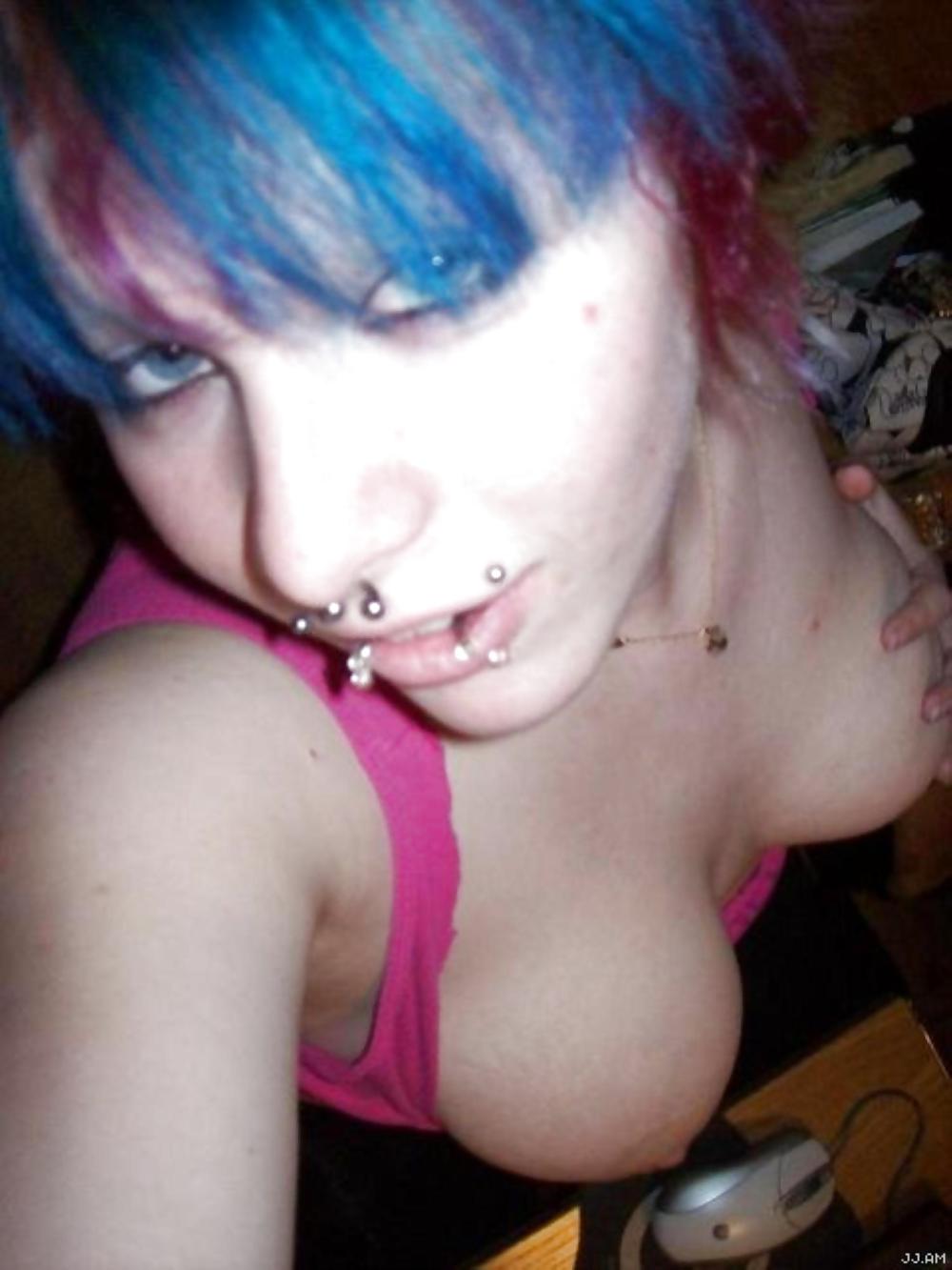 Porn Pics Stolen Pics - Busted Emo Slut Part 1