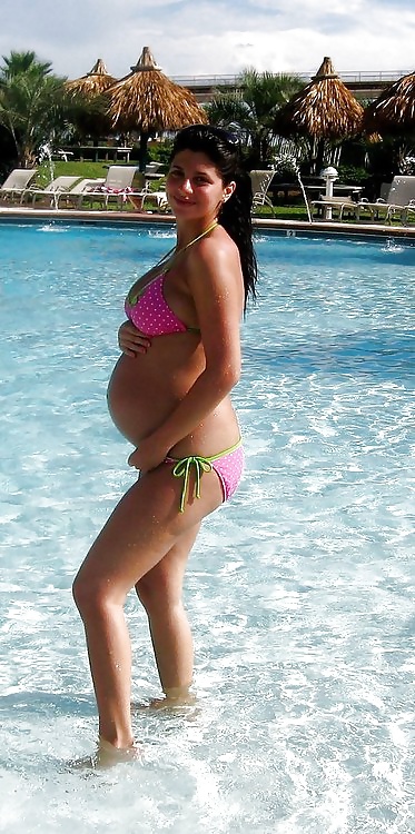 Porn Pics Pregnant and bikini 2.