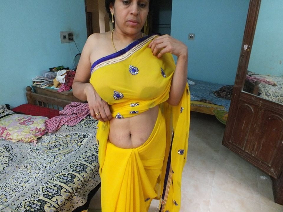 Horny Dick-Raising Desi Indian Aunty (MILF) - 46 Photos 
