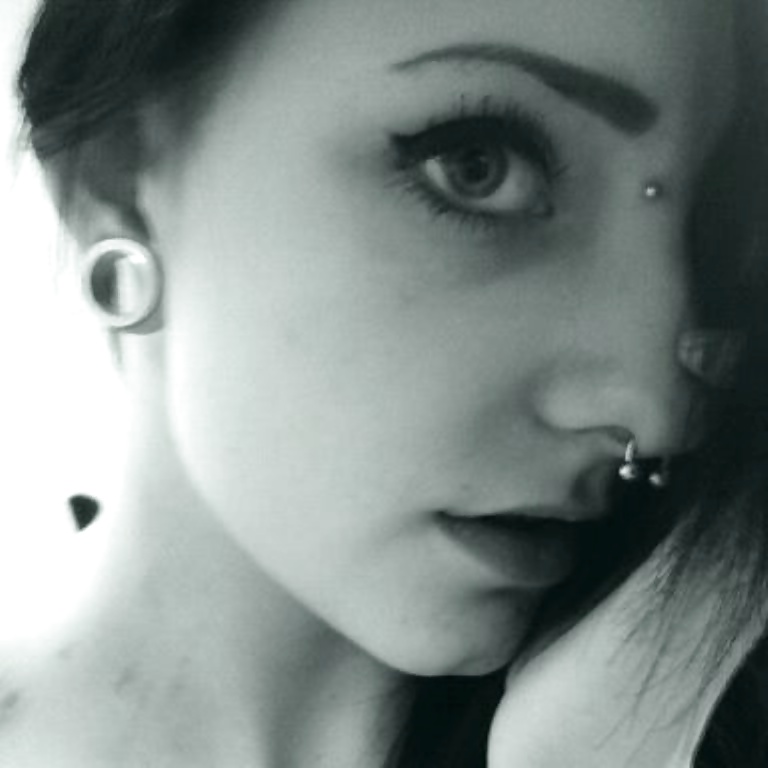 Porn Pics Klein Lea von Facebook, schon 2 mal getroffen und gefickt!