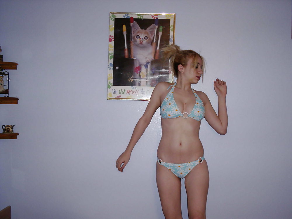 Porn Pics hot rock girl teen strips naked blonde slut