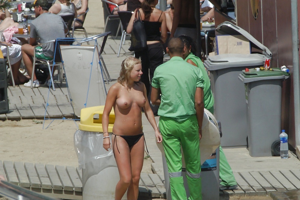 Porn Pics Naked on the beach 43