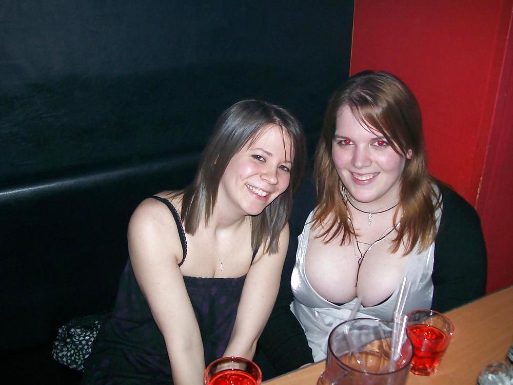 Porn Pics Teen cleavage